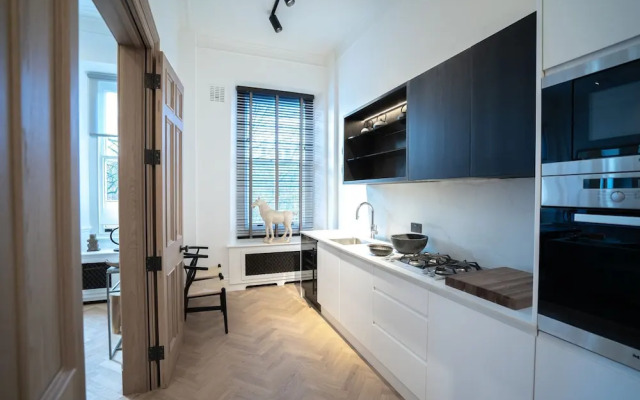 Cadogan Square - 2 Bedroom Apartment V