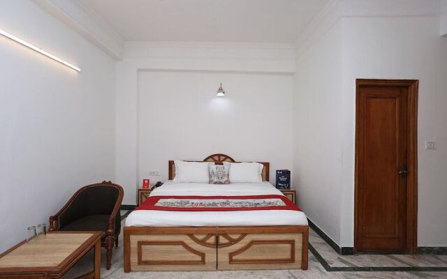 OYO 10072 Hotel Amrit Regency