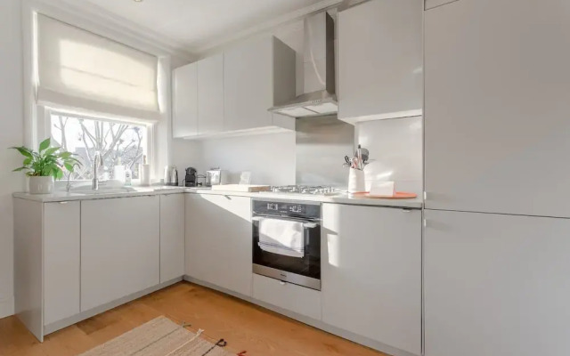 2 Bedroom Apartment Near Ladbroke Grove