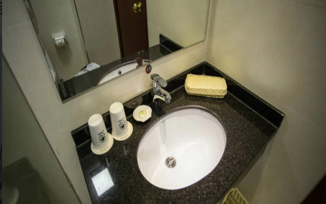 GreenTree Inn (Qinghuangdao Railway Station Square)