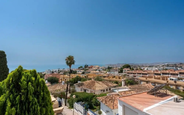 Spacious 3BR Villa with pool and views