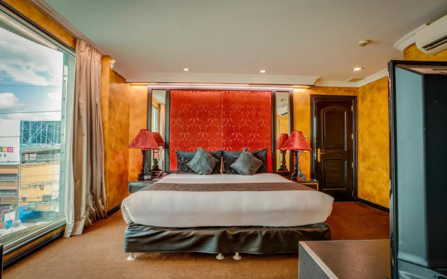 Fields Plaza Suites