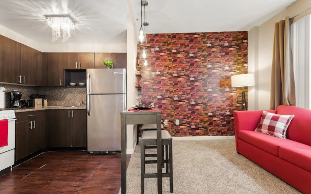 Deluxe Beach Apt