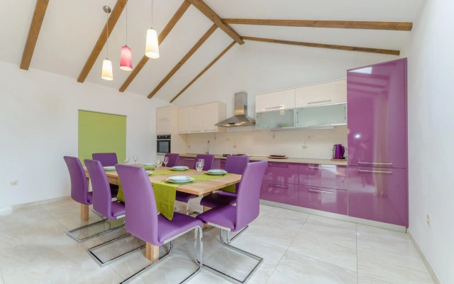 Nice Home in Zadar With Wifi and 4 Bedrooms