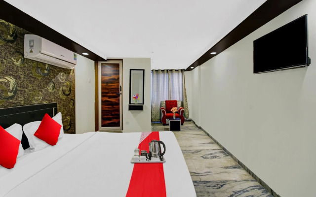 OYO Flagship 70030 Gopika Stay Inn