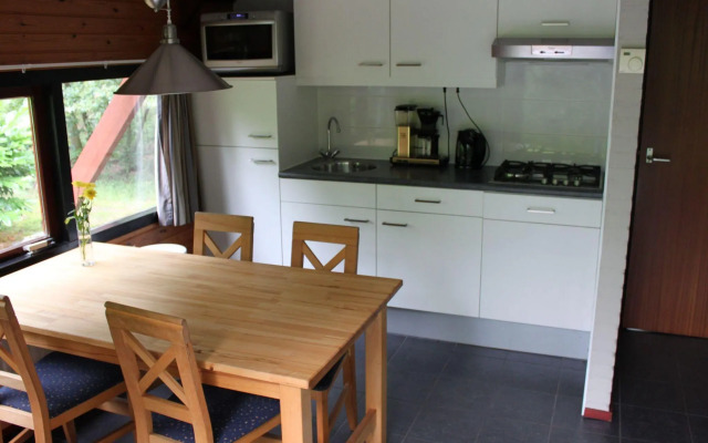 Nice bungalow with dishwasher, close to the forest