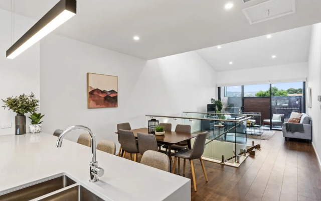 Little Grenfell Apartments by Urban Rest