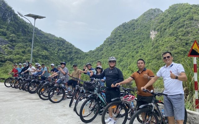 Ambassador Signature Cruise - Lan Ha Bay