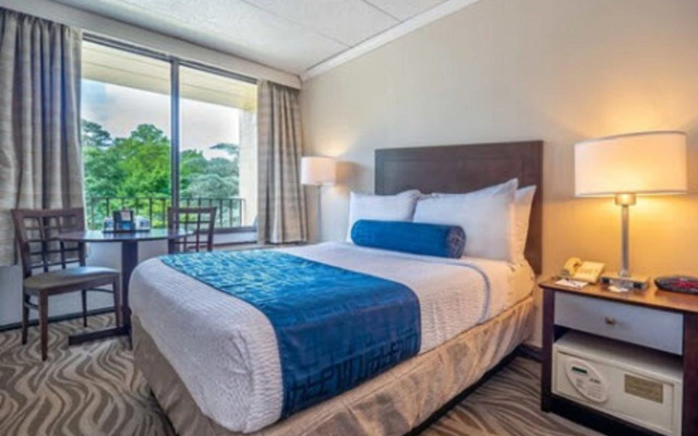 The Breakers Hotel & Suites