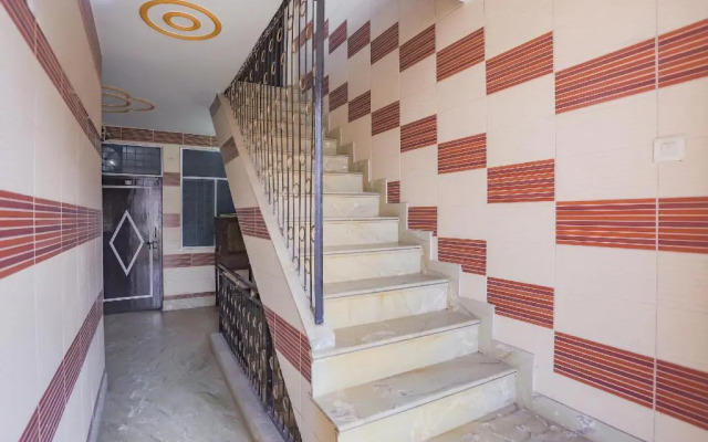 Hotel Himalaya by OYOooms