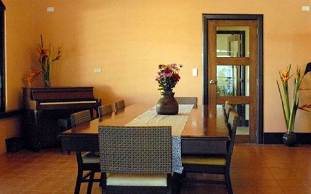 Casa Escano Bed & Breakfast