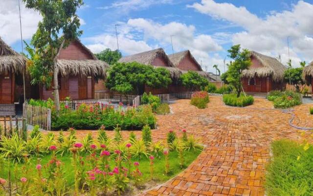 Rooster Mekong Garden & Villas