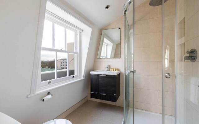 Huge 2 bed in Prime Location