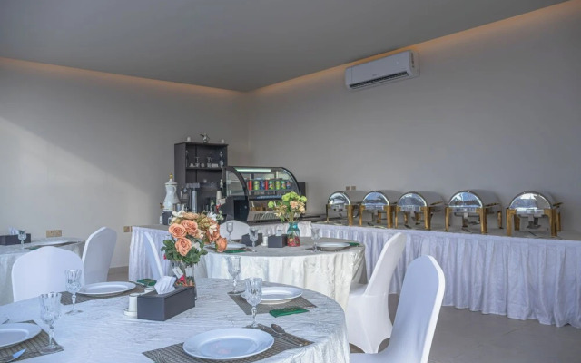 Royal Palace Hotel - Al Moroj