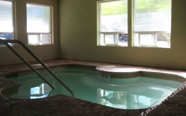 The Lodge at Kingsbury Crossing