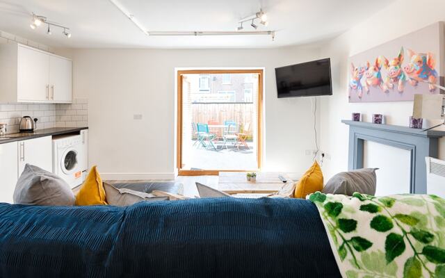 The Nook Close To Swansea Marina