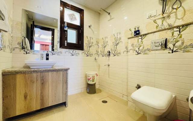 BedChambers Service Apartments Sector 38