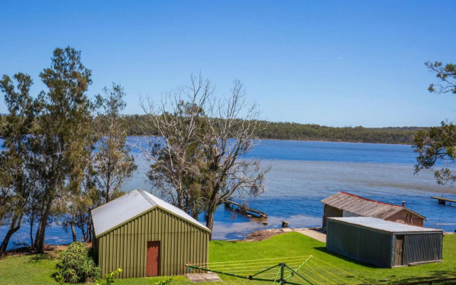 Bayview - Absolute Waterfront with Jetty - 5 Mins to Hyams Beach