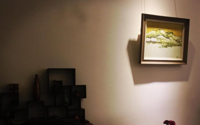 Rong Gallery Inn