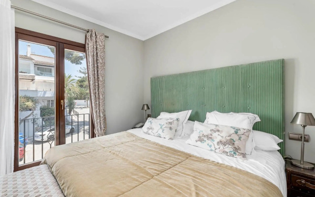 Suite with sea views within Hotel Puente Romano Marbella