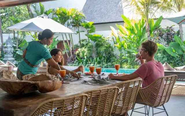 Contemporary Private Villa, 4 BR, Canggu With Staff