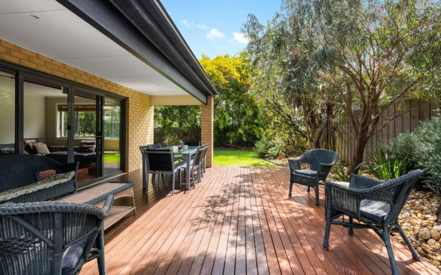 Surfside Getaway In Picturesque Inverloch