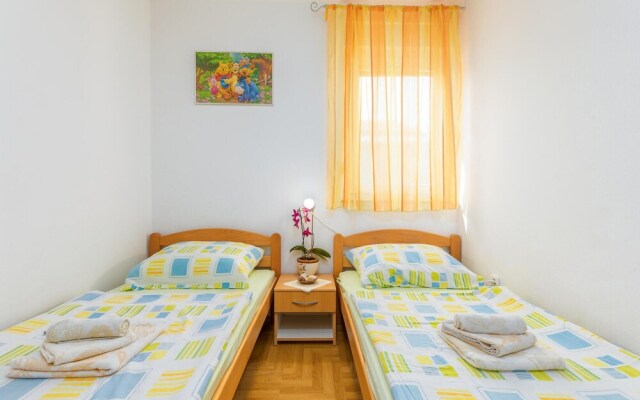 Stunning Apartment in Fazana With Wifi and 2 Bedrooms