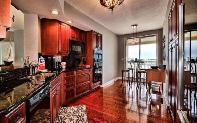 Mandalay Beach Club 1006P