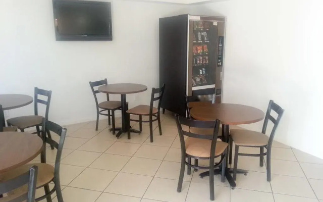 Studio 6 Del Rio