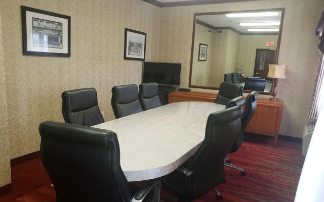 A Victory Suites Warren