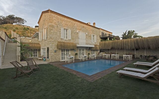 Alacati Roka Tas Otel
