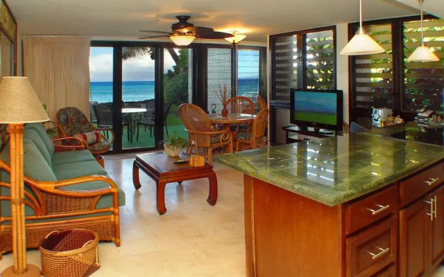 Kaleialoha #115 1 Bedroom 1 Bathroom Condo by Redawning