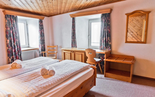 Hotel Bernina Hospiz - Hostel – Guest Rooms – Poschiavo