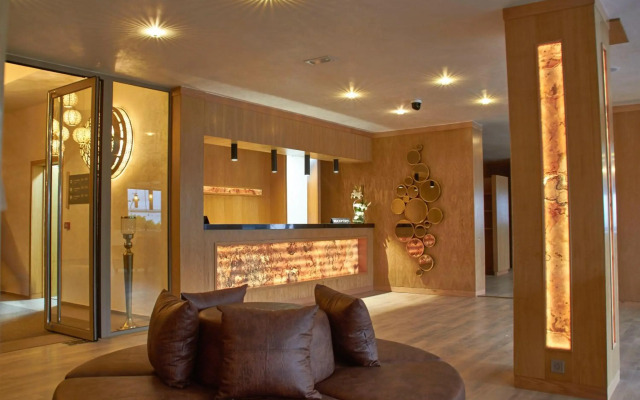 Mabrouk Hotel And Suites