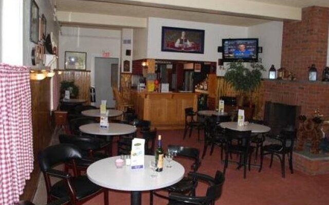 Fullerton Inn