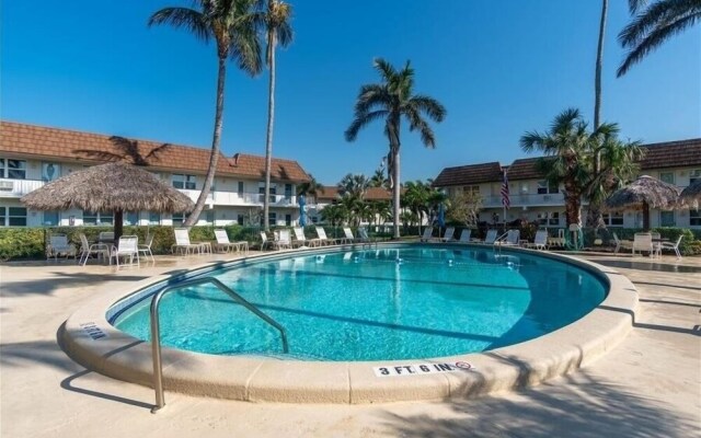 Seabreeze 2 Bedroom Home by Redawning