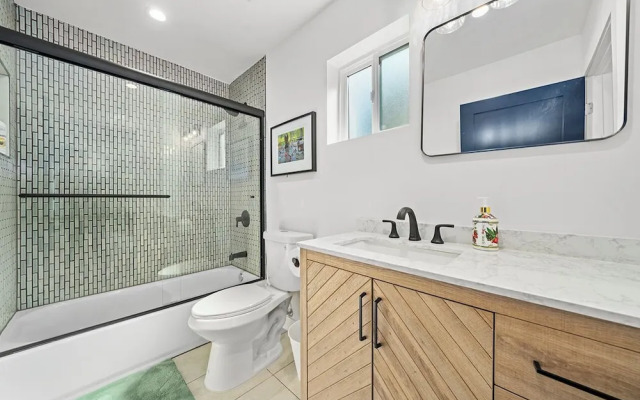 Serene Escapes Hollywood