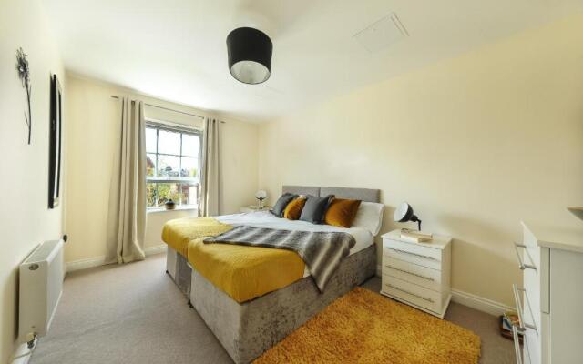 Select Serviced Accommodation - Hunters Wharf