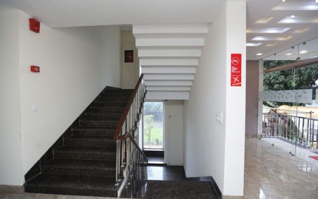 OYO 9667 Sashtrdhara Road