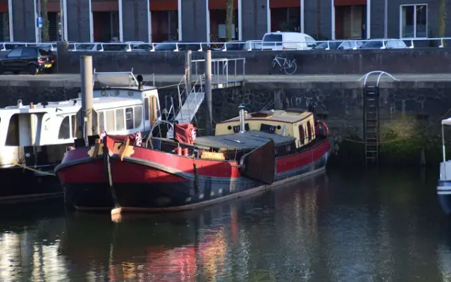 Boat apartment Rotterdam Hoop