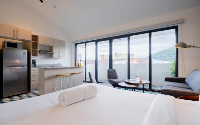 w Artistic Loft in Santa Ana