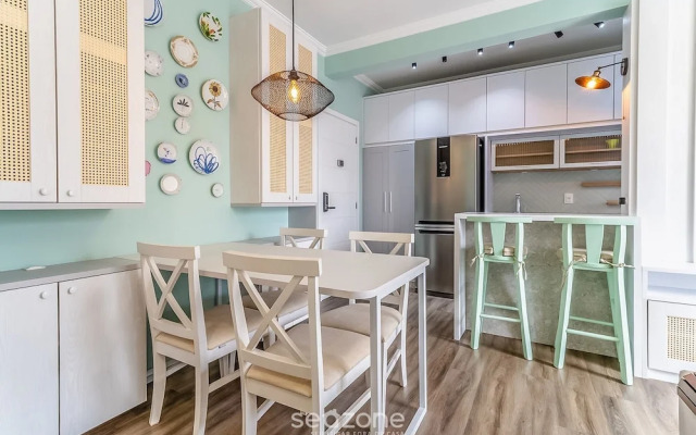 Apt w/ Gourmet Balcony 800m From the Beach Cbe0201