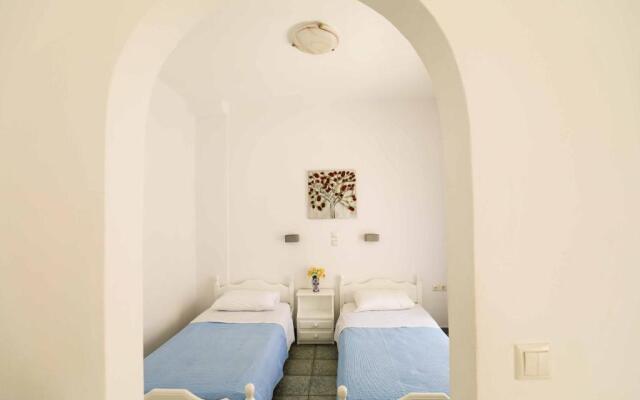 Finikas Hotel