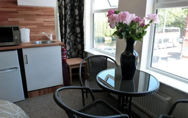 Riverside Hotel Bed and Breakfast