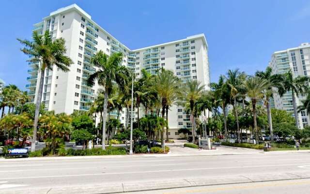 The Tides by Miami Te Espera