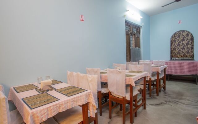 OYO 133 Hotel Center Inn Lake