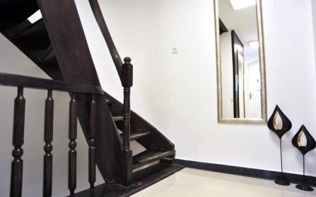 Hillside Premium Apartments