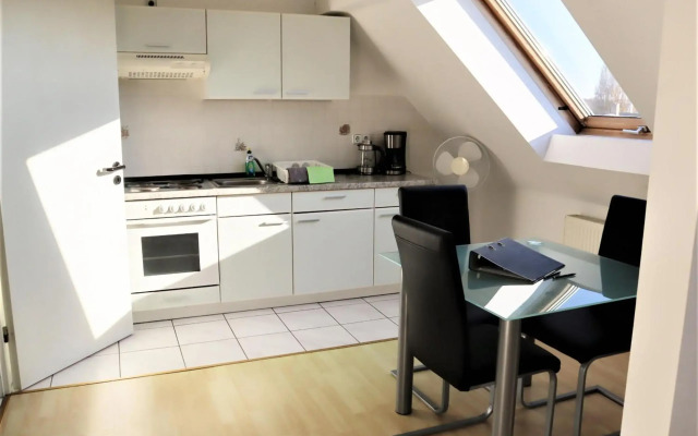 Kuschelige Dachgeschosswohnung am Clarapark