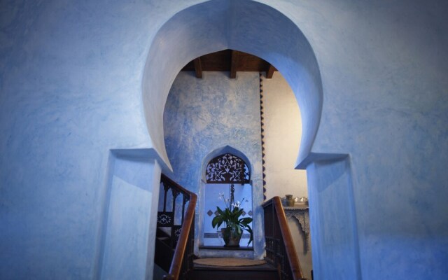 Emerson Spice Hotel