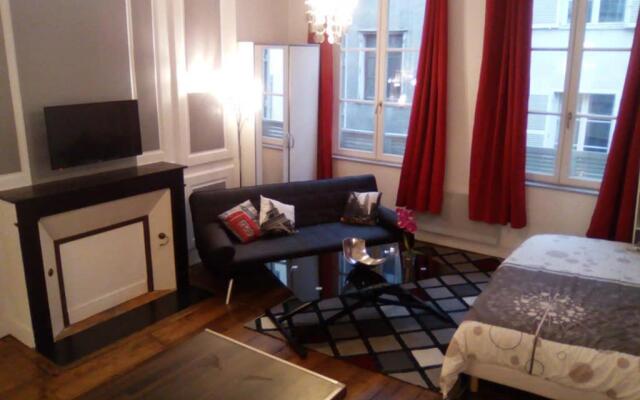 STUDIO 21 cosy dans le centre de LIMOGES